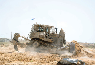דחפור D9 צהלי (צילום: דובר צה"ל)
