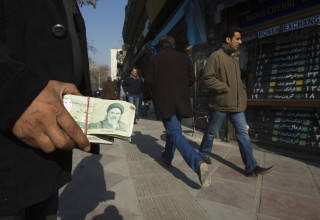 ריאל איראני (צילום: REUTERS/Raheb Homavandi)