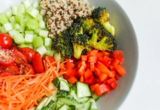 החשיבות של תזונה מאוזנת לחיזוק המערכת החיסונית (צילום: Polina Tankilevitch באתר PEXELS )