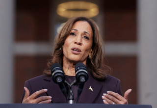 קמלה האריס בנאום ההפסד (צילום: רויטרס)