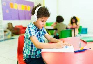 ילד עם אוטיזם. סיכון גבוה ב־25% אצל אמהות עם סוכרת הריונית (צילום: שאטרסטוק)