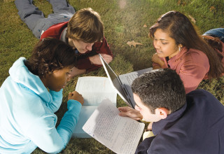 סטודנטים, אילוסטרציה (צילום: אינגאימג)