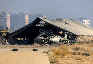 הרס בנמל תעופה בסוריה (צילום:  BAKR ALKASEM/AFP via Getty Images)