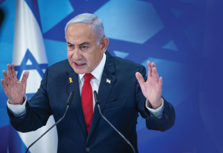 מסיבת עיתונאים לפני משפט נתניהו, 9 בדצמבר 2024 (צילום: יונתן זינדל, פלאש 90)