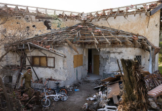 הרס במטולה במהלך מלחמת חרבות ברזל (צילום: חיים גולדברג, פלאש 90)