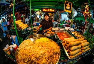 רחוב קוואסן בבנגקוק (צילום: שאטרסטוק)
