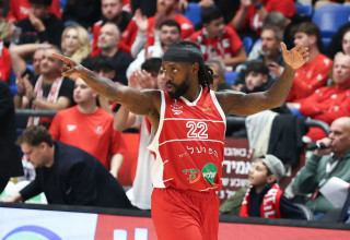 שחקן הפועל תל אביב פטריק בוורלי (צילום: דני מרון)