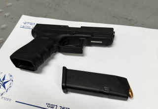 האקדח שנתפס (צילום: דוברות המשטרה)
