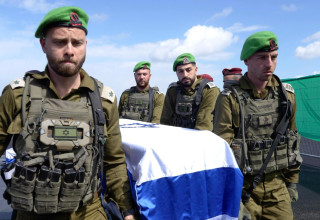 קבלת ארונות ארבעת החטופים החללים (צילום: דובר צה"ל בערבית)