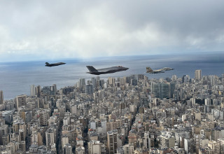 מטוסי חיל האוויר בהלוויית נסראללה (צילום: דובר צה"ל)