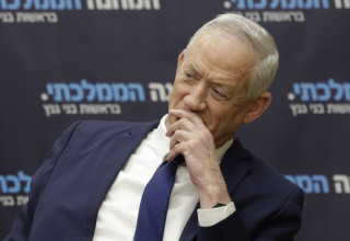 בני גנץ בישיבת סיעת המחנה הממלכתי (צילום: מארק ישראל סלם)