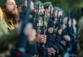 חיילים חרדים מחטיבת חשמונאים (צילום: יונתן שאול, פלאש 90)