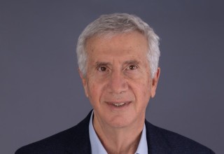 צביקה גיור  (צילום: יולי כהן)