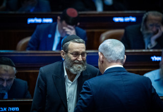 בנימין נתניהו, משה גפני (צילום: יונתן זינדל, פלאש 90)
