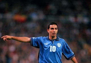 חיים רביבו במדי נבחרת ישראל (צילום: Adam Davy - EMPICS)