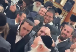 יצחק גולדקנופף בחתונת אחיינו  (צילום:  רשתות חברתיות)
