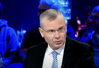 יריב לוין בפטריוטים (צילום: צילום מסך ערוץ 14)