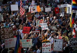 הפגנות נגד טראמפ בלוס אנג'לס (צילום: רויטרס)