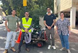 נציגי עמותת "צלול" בפעילות של תאגיד המים (צילום: תאגיד מי אביבים)