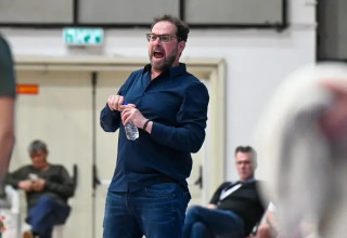 ממשיך בשני תפקידיו האחרים. דרוקר (צילום: ברני ארדוב)