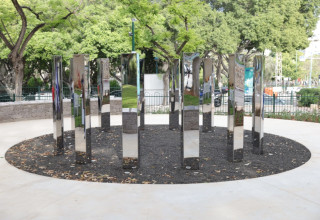 אנדרטה לזכר חללי פעולות האיבה בפ"ת (צילום: דוברות העירייה)