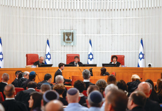 הדיון בבגץ בעתירות נגד הדחת רונן בר (צילום: יונתן זינדל פלאש 90)