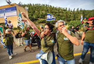 צעדת מחאה של אחים לנשק (צילום: יונתן זינדל פלאש 90)