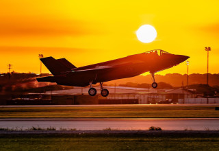 המראת המטוסים ממפעל לוקהיד מרטין בארה״ב (צילום: לוקהיד מרטין)