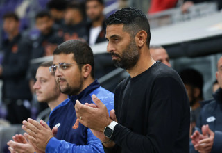 ערן סאסי מאמן בני יהודה (צילום: דני מרון)