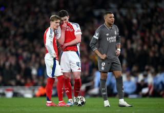 קילאן אמבפה ליד דקלן רייס ומרטין אודגור, ריאל מדריד מול ארסנל (צילום: GettyImages)