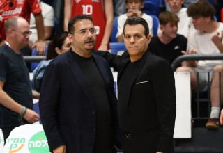 ועכשיו, למשהו אחר לגמרי. איטודיס ועופר ינאי (צילום: דני מרון)