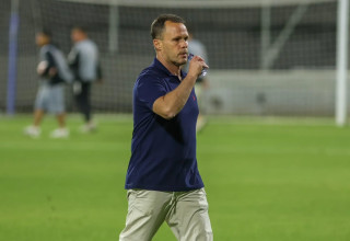 נועם שוהם מאמן מכבי פתח תקוה לאחר ירידת הליגה (צילום: קובי אליהו)