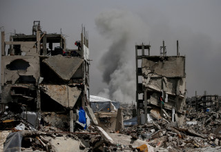 תקיפות ברצועת עזה (צילום: REUTERS/Mahmoud Issa)