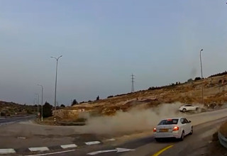 מרדף אחרי רכב גנוב בשפלה (צילום: דוברות המשטרה)