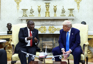 דונלד טראמפ ונשיא דרום אפריקה קיריל ראמפוסה (צילום: רויטרס)