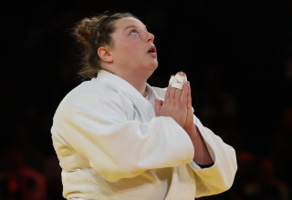 רז הרשקו ג'ודאית ישראלית לאחר הבטחת מדליה, פריז 2024 (צילום: GettyImages, JACK GUEZ)