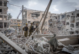 זירת הפגיעה בבת ים (צילום: חיים גולדברג, פלאש 90)