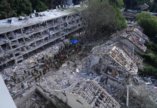 נזק מירי הטילים לעבר תל אביב. 22.6.25 (צילום: אבשלום ששוני)