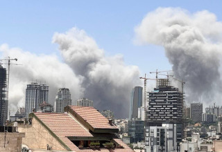 חיל האוויר מפציץ את טהרן  (צילום: רשתות ערביות)