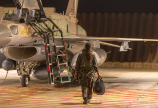 צוותי חיל האוויר בדרך לתקיפה באיראן (צילום: דובר צה"ל)