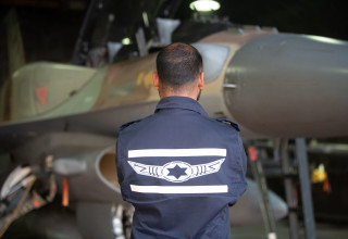 צוותי חיל האוויר בדרך לתקיפה באיראן (צילום: דובר צה"ל)