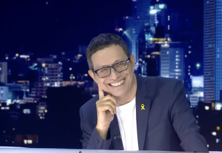 ארז טל מנחה את ספיישל "מועדון לילה" בקשת 12 (צילום: צילום מסך קשת 12)