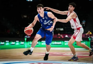 עמד בציפיות. מאייר (צילום: אתר רשמי, FIBA)