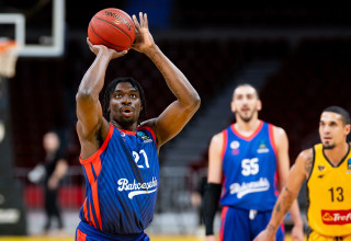 טאי אודיאסי שחקן בחצ'שהיר (צילום: GettyImages, Mateusz Slodkowski)