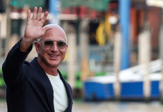 ג'ף בזוס (צילום: REUTERS/Guglielmo Mangiapane)