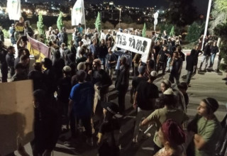 התפרעות בבית אל (צילום:  צילום מסך רשתות חברתיות)