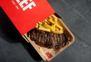 BEEF. אנטריקוט 300 גרם ותוספות ב-99 שקלים (צילום: אסף קרלה)
