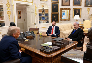 דונלד טראמפ, בנימין נתניהו, ג'יי די ואנס (צילום: אבי אוחיון, לע"מ)