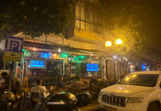 חיי הלילה המוקדמים של גבעתיים (צילום: מאיה כהן)