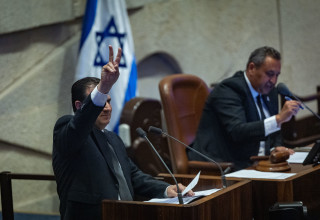 איימן עודה במליאה (צילום: יונתן זינדל, פלאש 90)